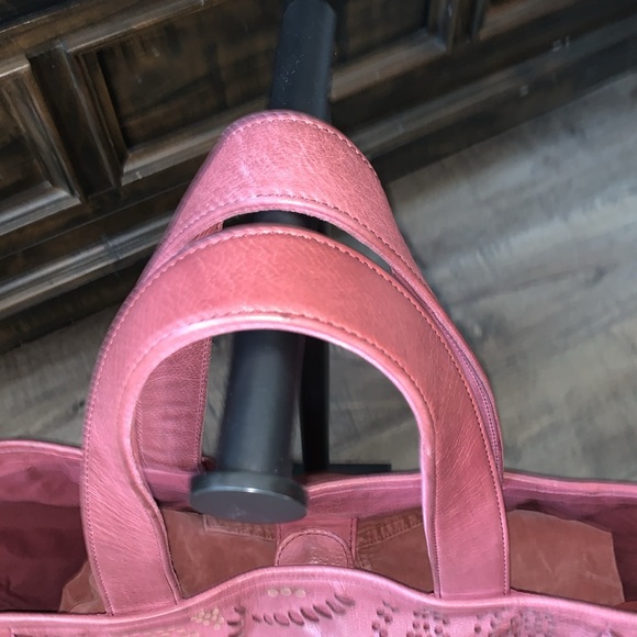 FRYE “VIVIAN” BURGUNDY LEATHER FRINGE BOHO PURSE - Picture 3 of 11